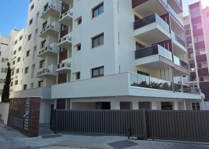 Apartament Poolside Lux Larnaca