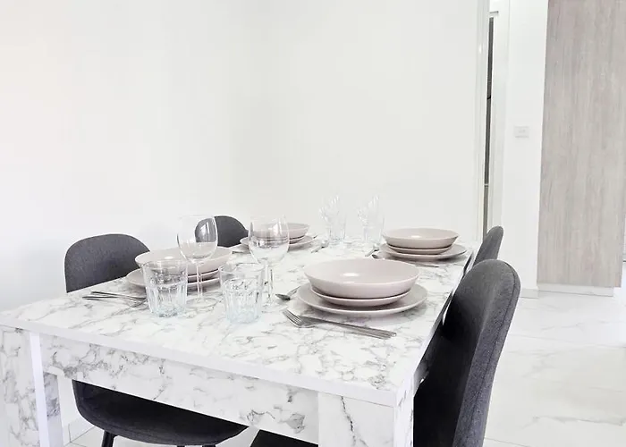 Apartament Poolside Lux Larnaca