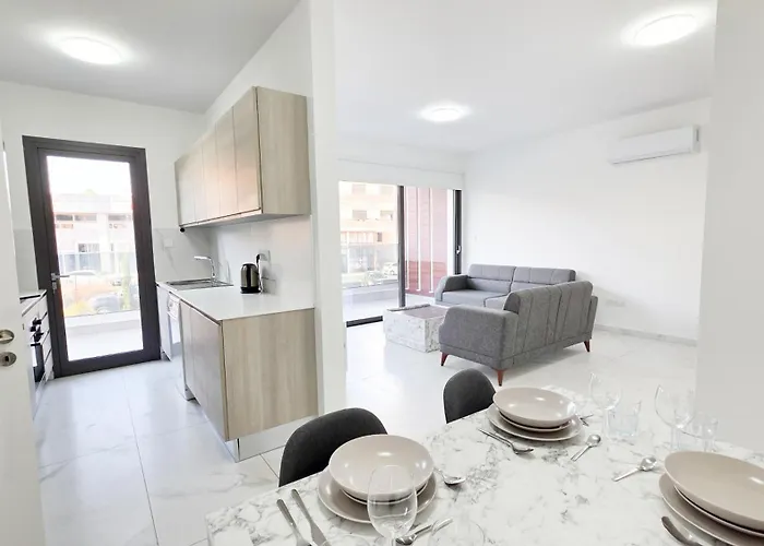 Apartament Poolside Lux